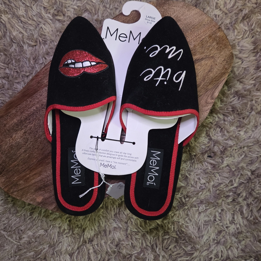 MeMoi Black and Red Women's Slippers